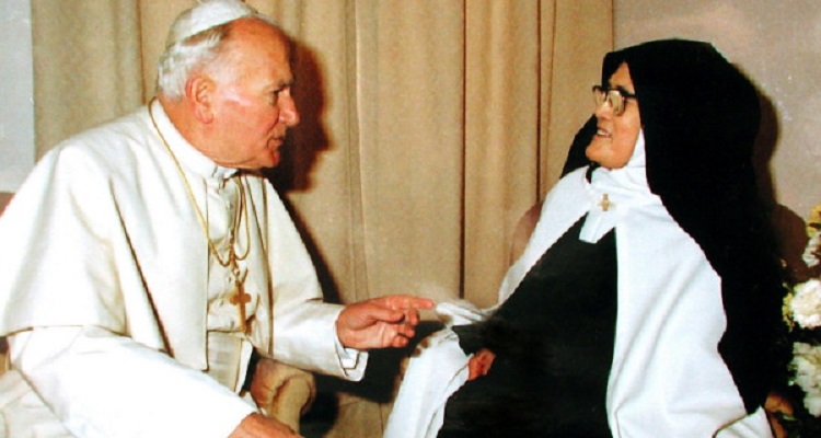 La profezia di Suor Lucia dos Santos (la veggente di Fatima) La preghiera a Suor Lucia dos Santos per sconfiggere il maligno