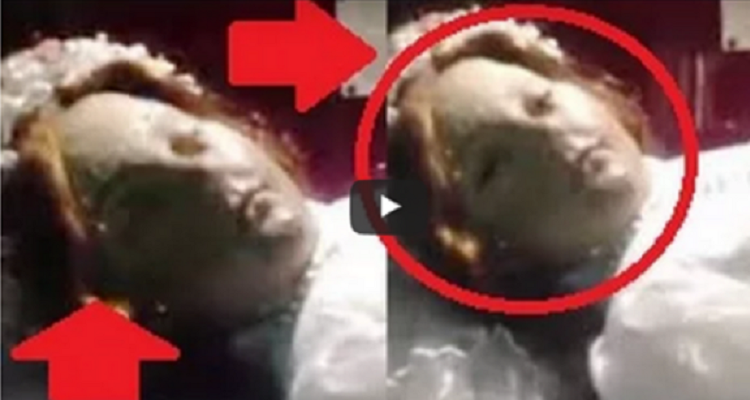 La salma della Santa apre gli occhi ed un pellegrino la riprende in video La salma della Santa apre gli occhi ed un pellegrino la riprende in video