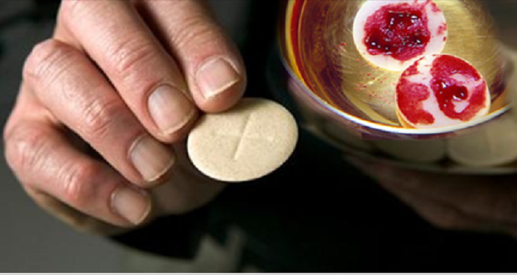 Sanguinamento eucaristico in Polonia, risultati straordinari dalle analisi, sembrerebbe essere il vero corpo di Cristo Sanguinamento eucaristico in Polonia, risultati straordinari dalle analisi, sembrerebbe essere il vero corpo di Cristo