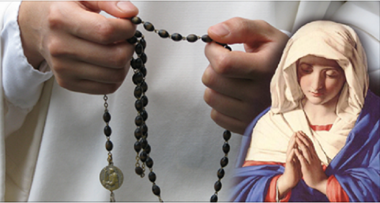 Preghi il Rosario? Se sì, La Vergine Maria ha queste 15 Benedizioni per te